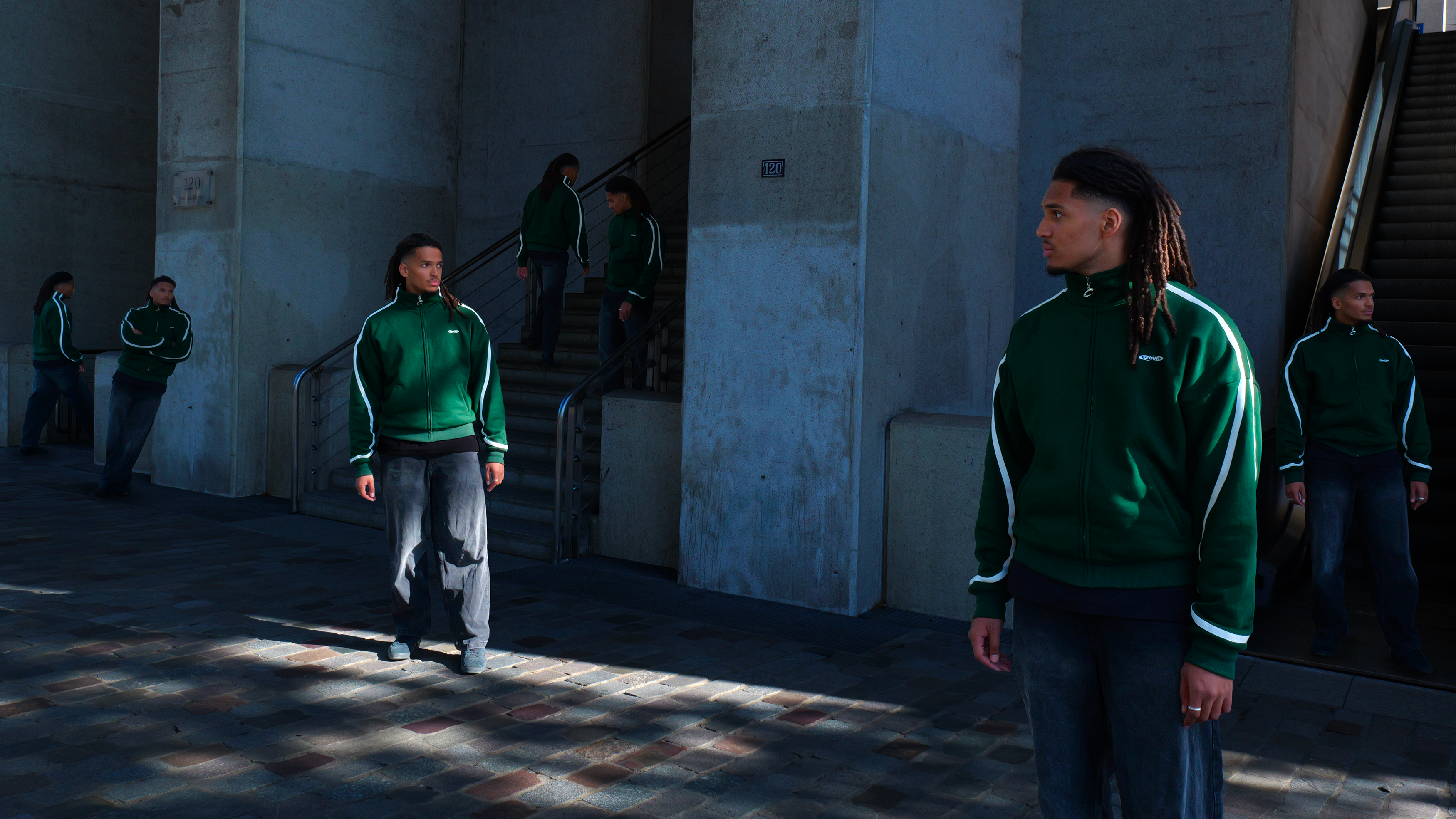 RAVEN ZIP BACKGROUND - CROVE